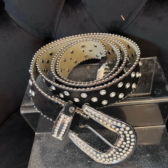 Black and Silver Rhinestone Studded Ladies Belt - Picture 2 of 4
